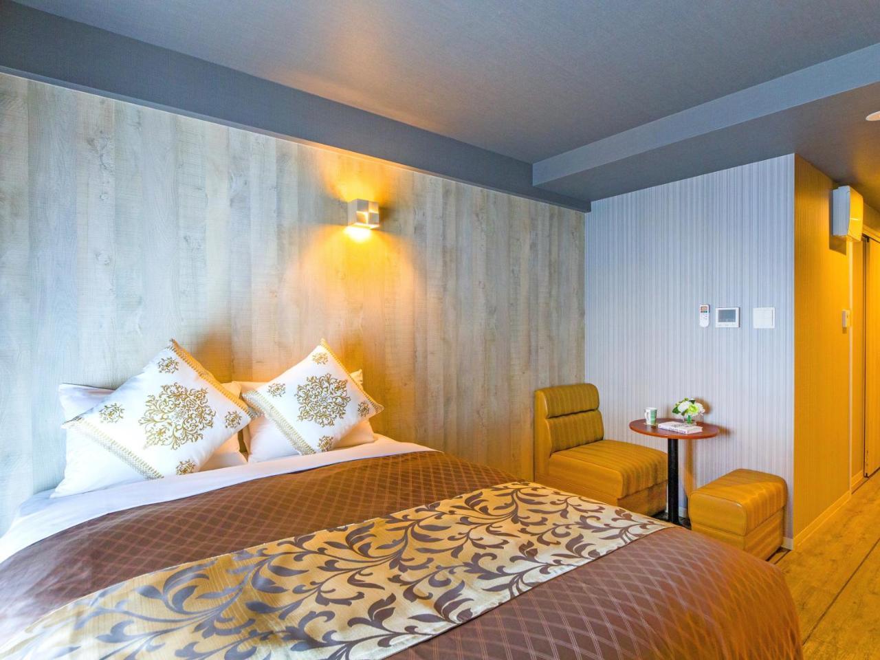 Mr. Kinjo In Gusuku Aparthotel Okinawa Exterior photo